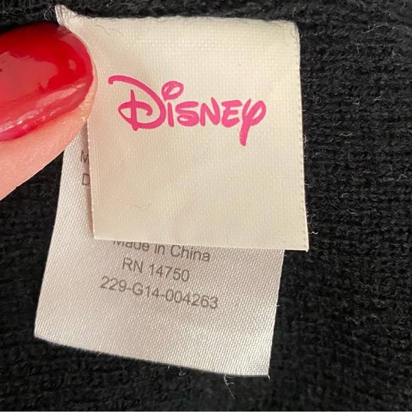 BUNDLE OF TWO Minnie & Dora Winter Hat . - Picture 10 of 11